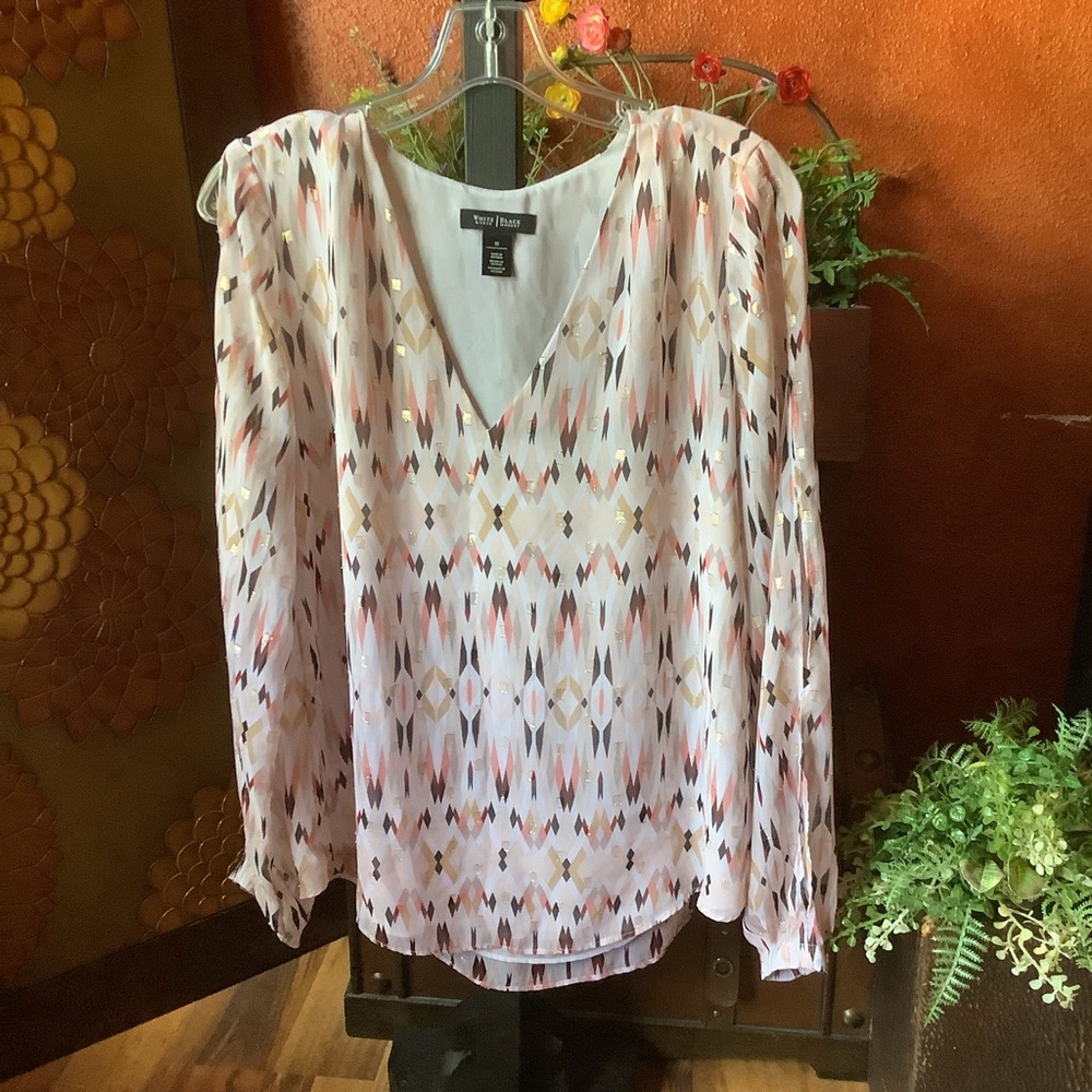 White House Black Market Size 10 patterned long slit sleeve V neck blouse